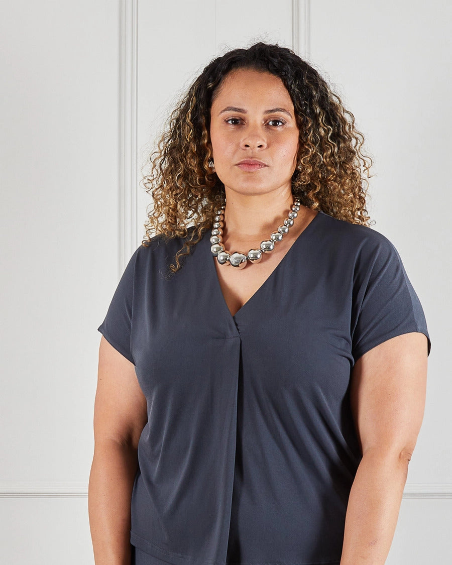 Short Sleeved V Neck Top in Gun Metal - Bet