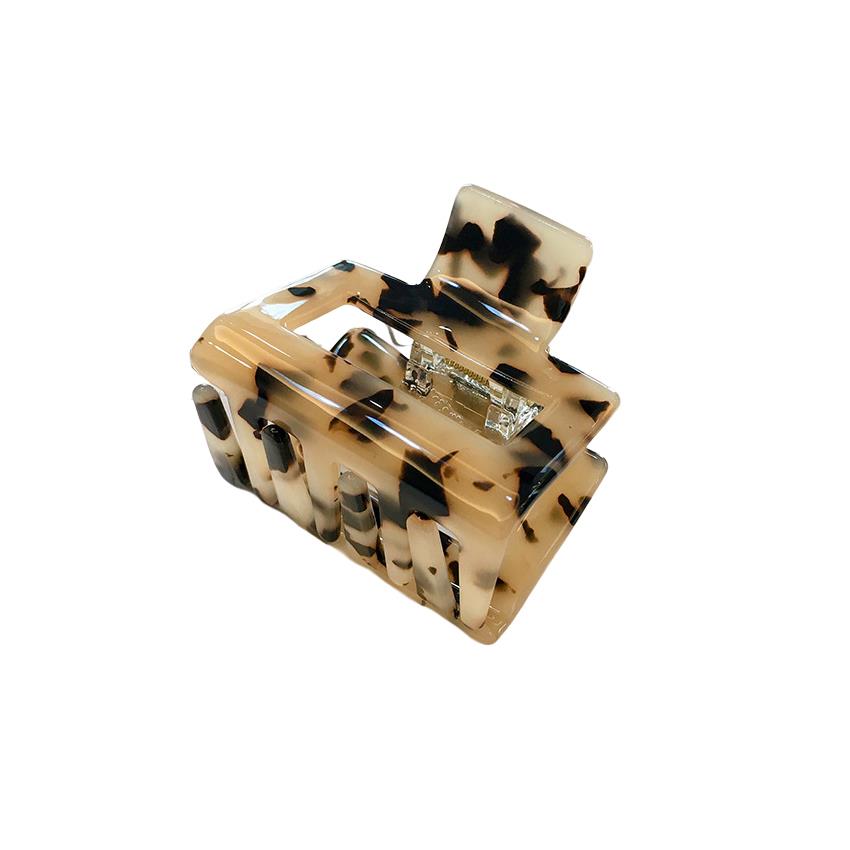 Mid Size Resin Claw Clip in Light Tortoiseshell