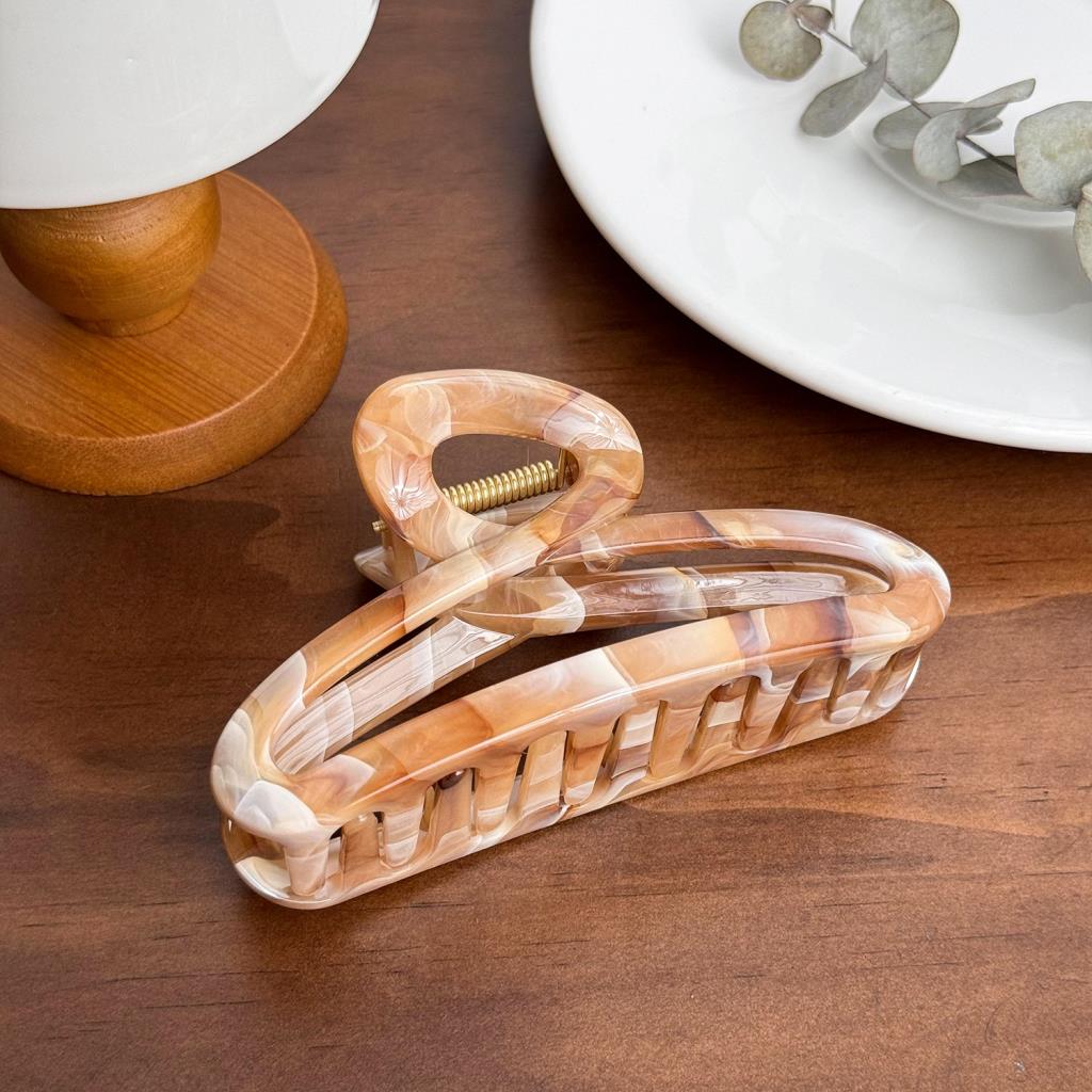 Long Looped Claw Clip in Caramel Marble