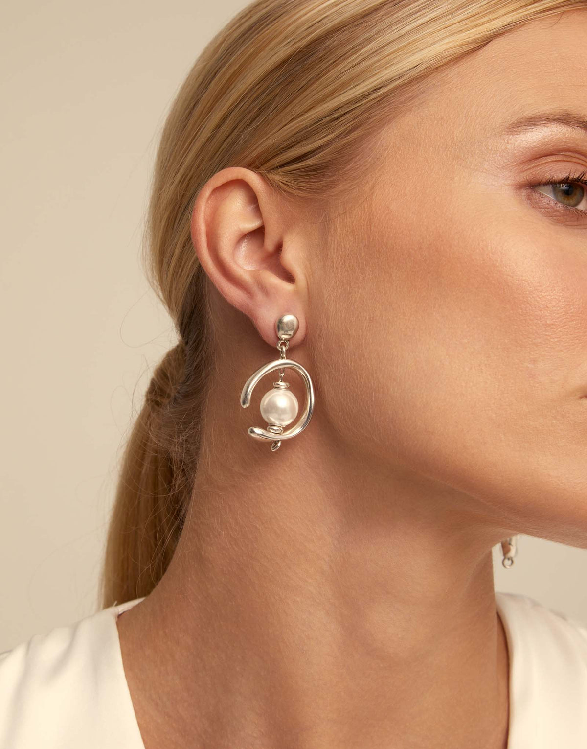 UNOde50 Silver Drop Earrings with Pearl – PEN0444