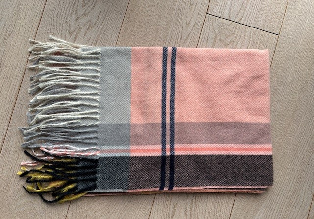 Winter Walk Pink/Navy | Christmas Gift Box