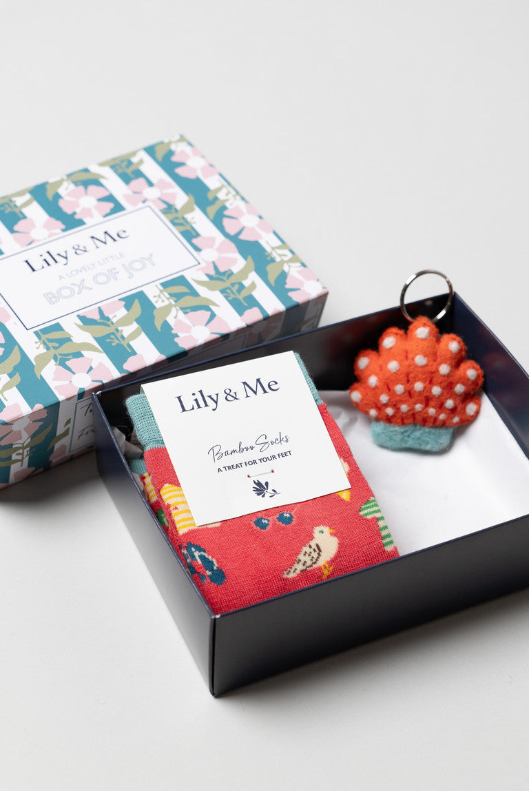At The Beach Socks and Shell Keyring Gifbox