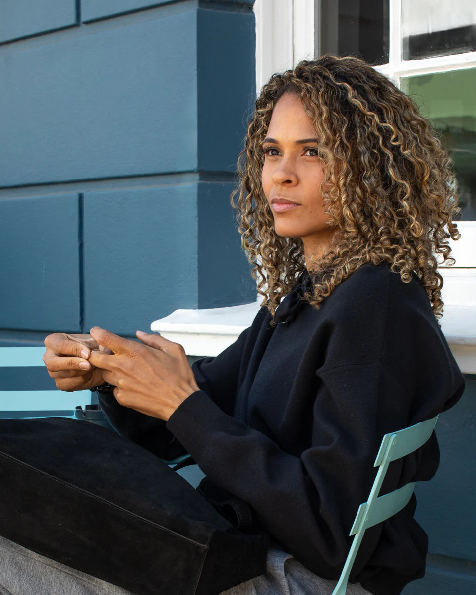 Uma Classic Boyfriend Jumper | Black | Chalk