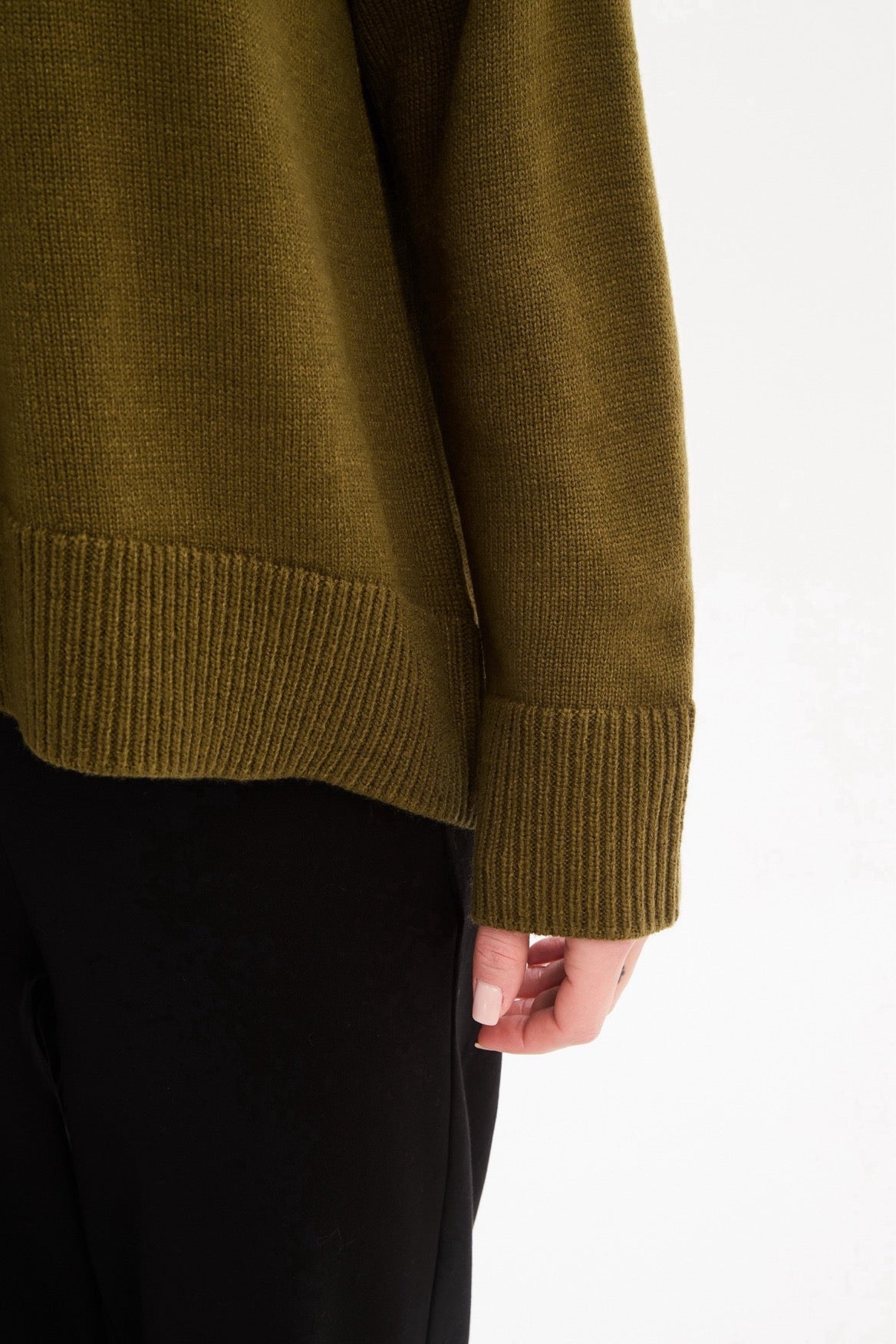 Tirelli Asymmetric Rib Detail Knit – Khaki | 26K3814