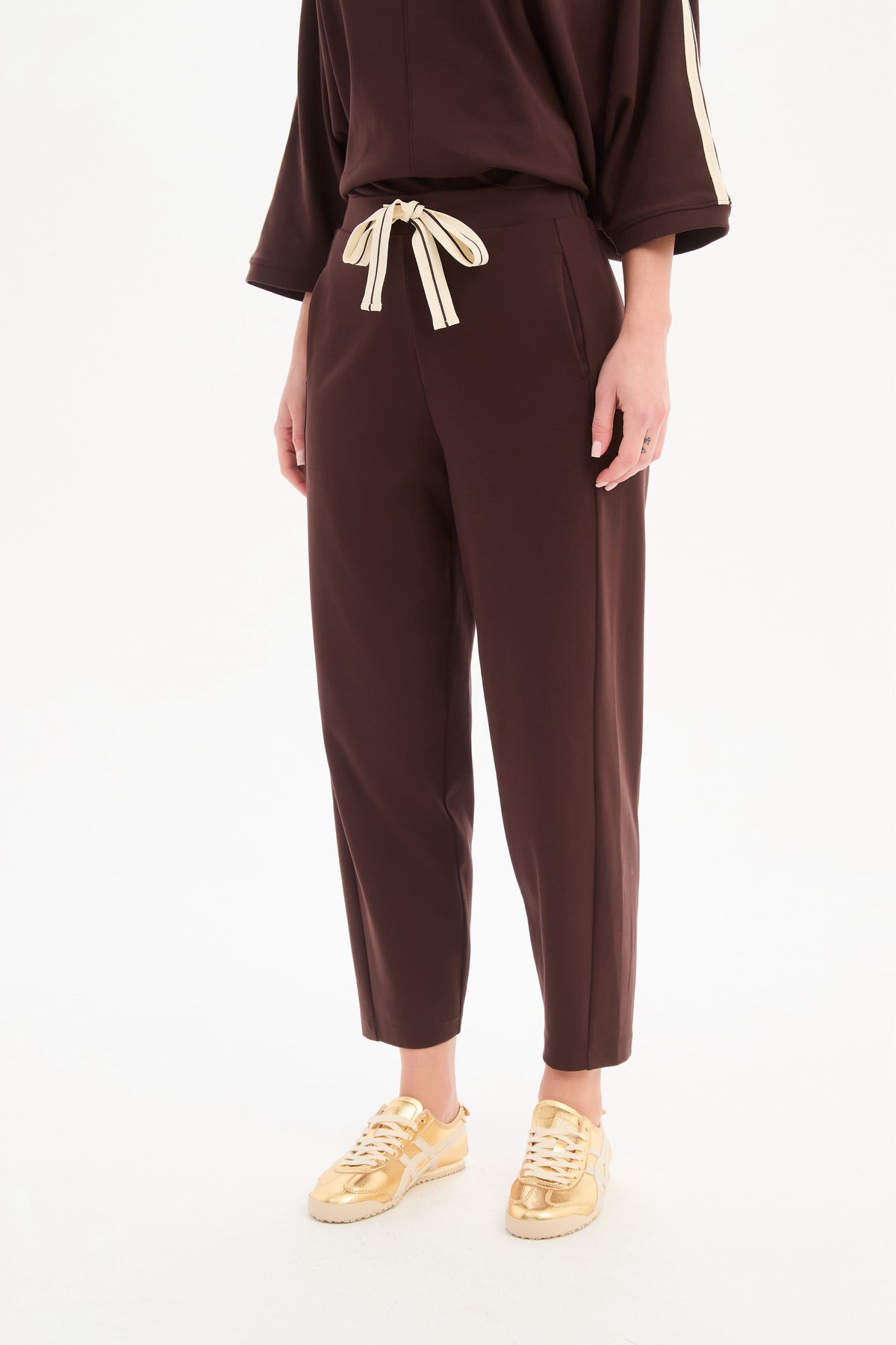 Tirelli Barrel Leg Trousers – Chocolate | 26P3805