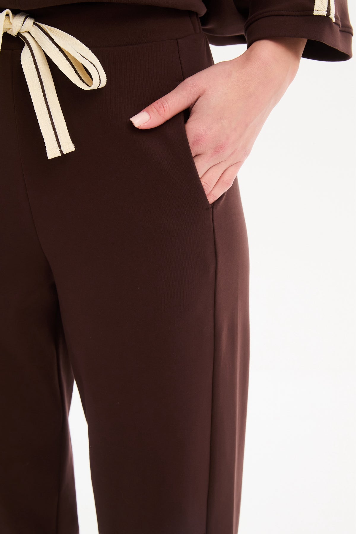 Tirelli Barrel Leg Trousers – Chocolate | 26P3805