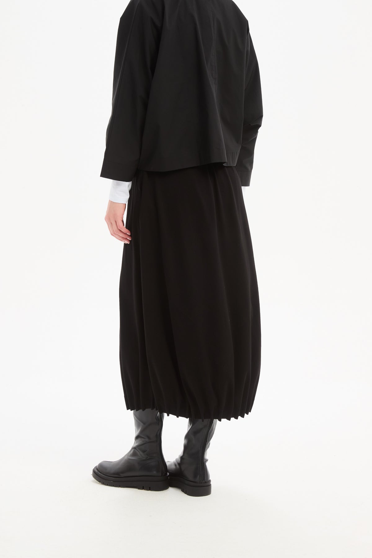 Tirelli Pintuck Hem Jersey Skirt – Black | 26P3804