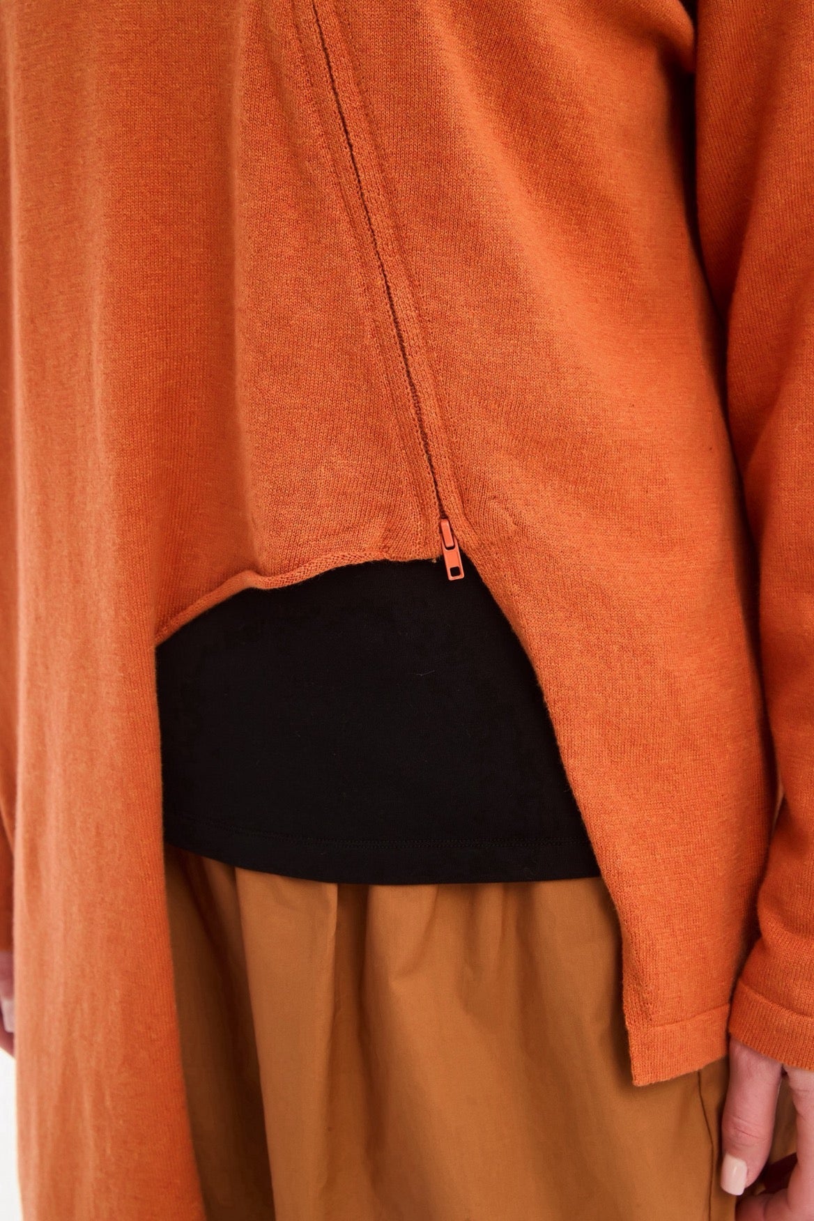 Tirelli Asymmetric Zip Detail Knit – Amberstone | 26K3818