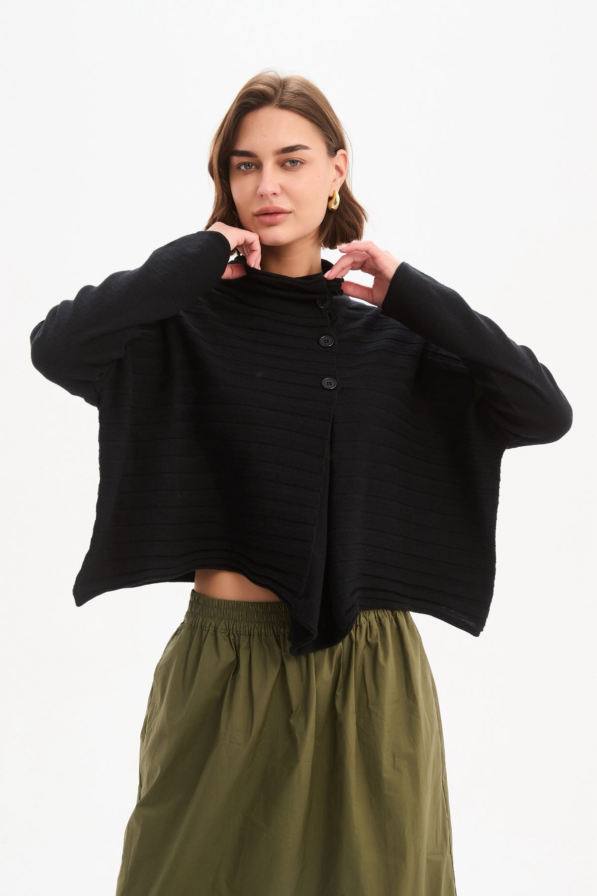 Tirelli Oversized Cowl Neck Button Knit – Black | 25K3599