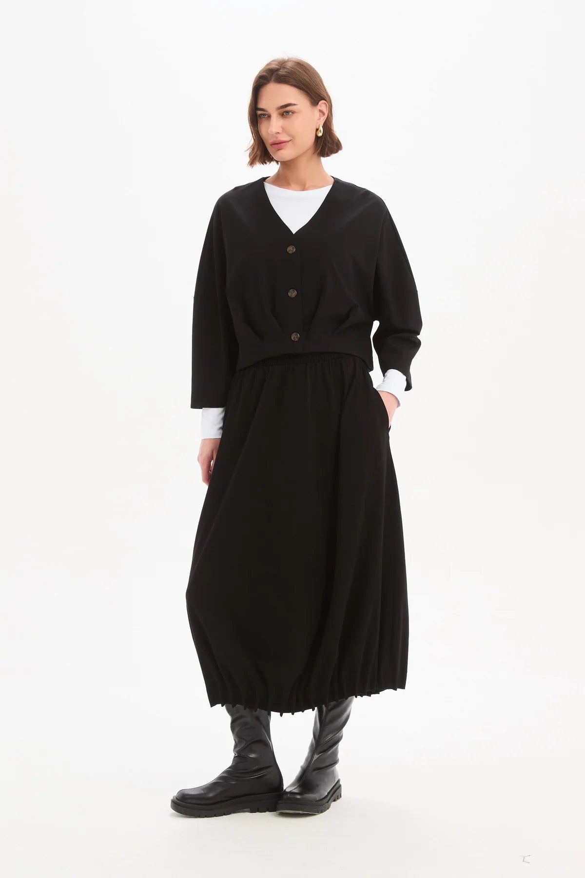 Black Pleat Hem Crop Jersey Cardigan | Tirelli