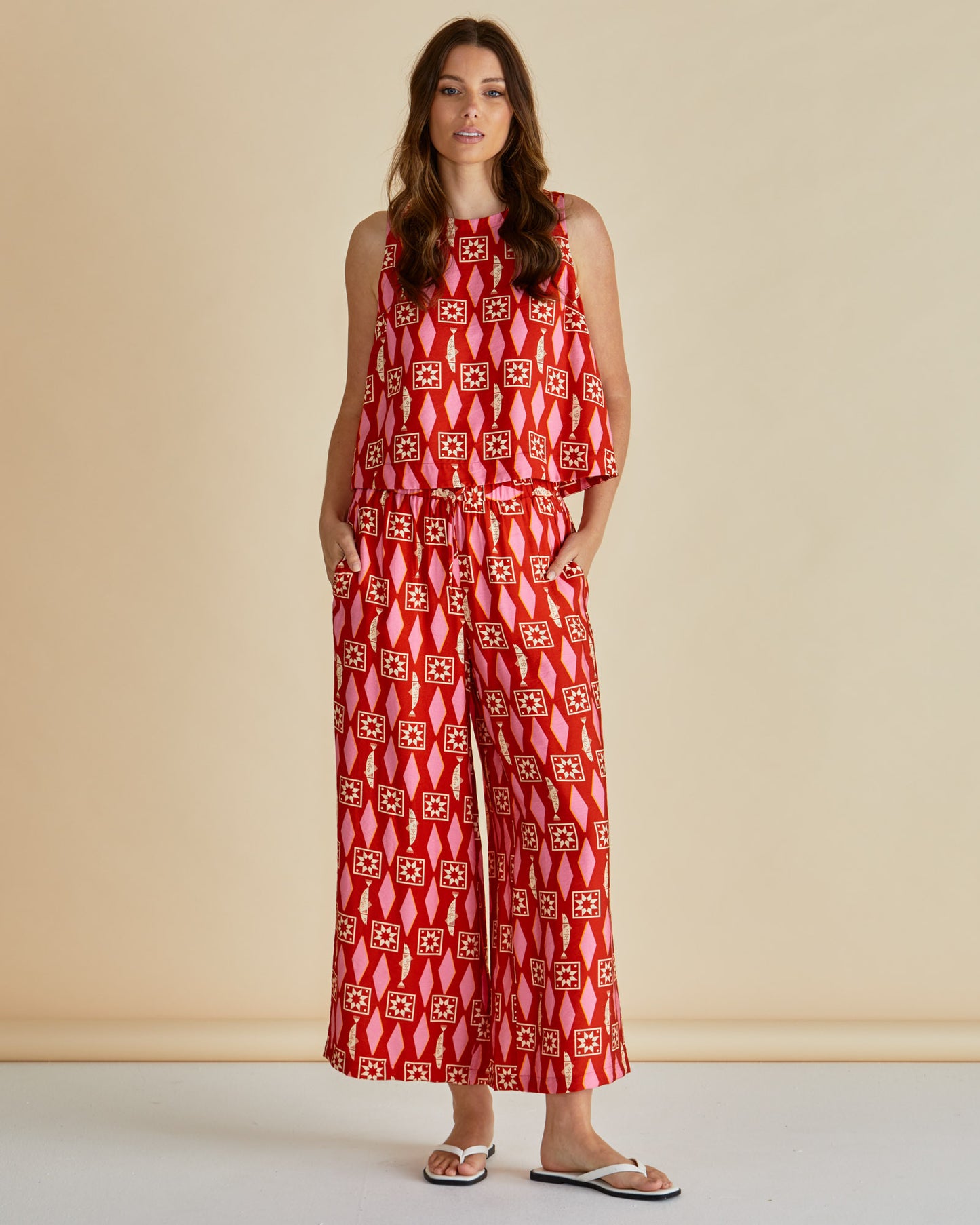 Round Neck Sleeveless Sardinia Print Top - Copacabana | Betty Basics Style 8485