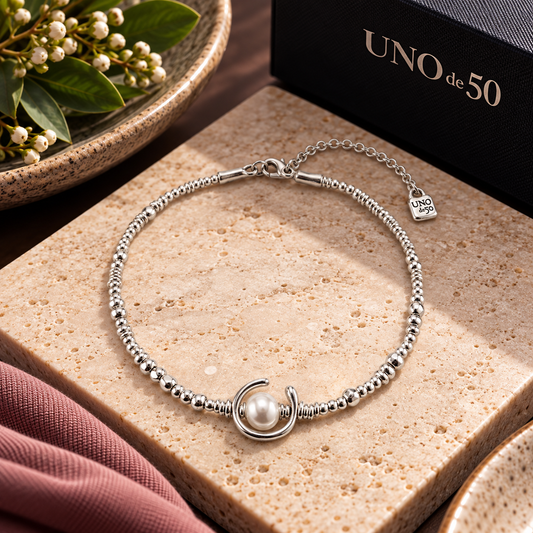UNOde50 Short Pearl Necklace – Silver | COL0970
