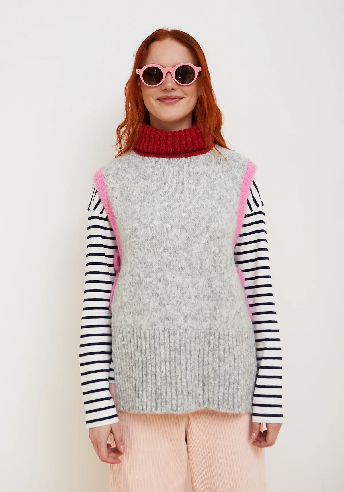 Grey & Pink Knitted Vest - Chaleco Clue | Dr.Bloom
