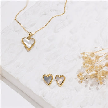 Mother of Pearl Heart Gold Necklace | White Leaf