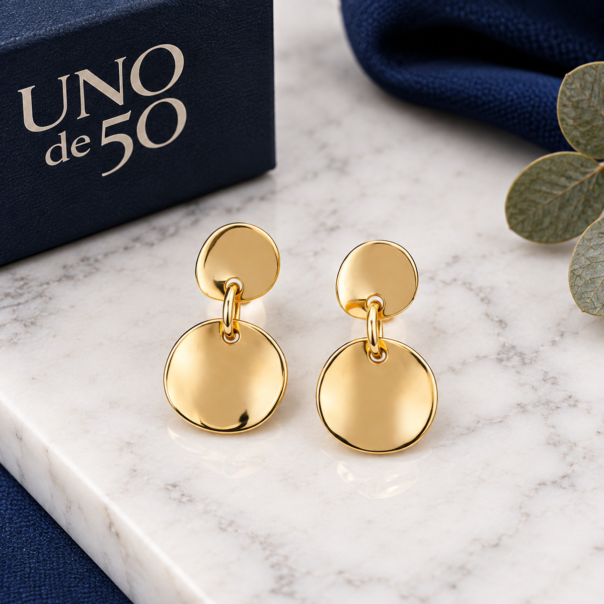 UNOde50 Gold Circle Drop Earrings – PEN0055
