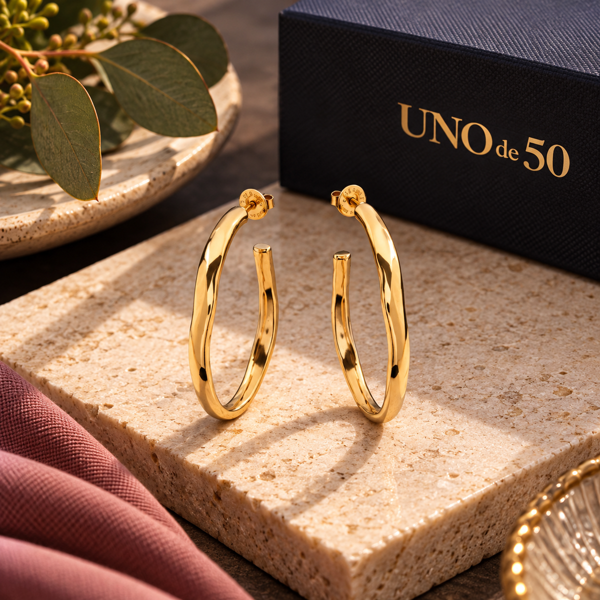 UNOde50 Open Hoop Earrings – Gold | PEN0419