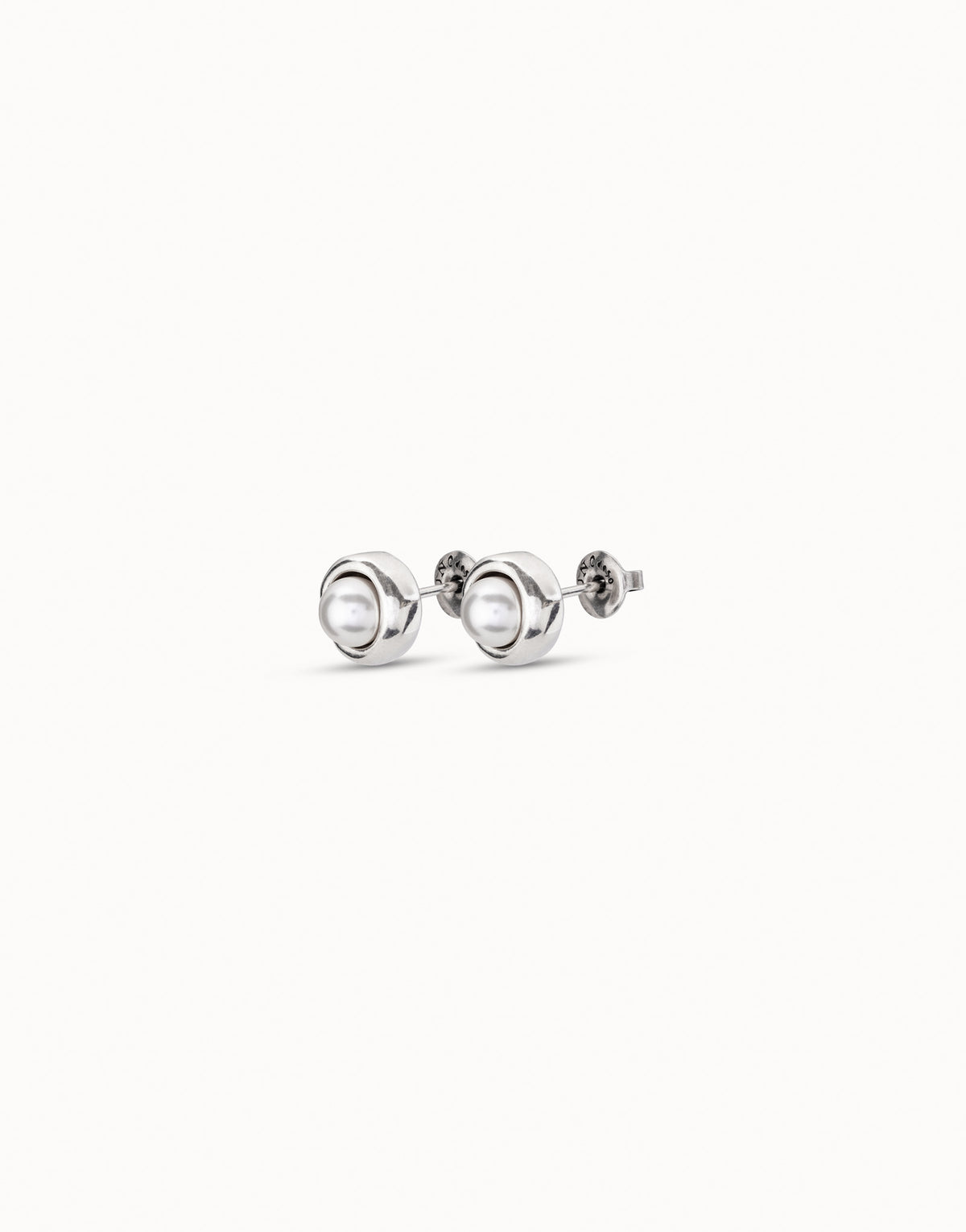 UNOde50 Pearl Stud Earrings – Silver | PEN0461