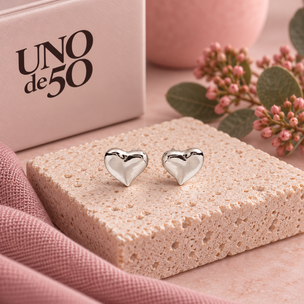 UNOde50 Silver Heart Stud Earrings – PEN0829