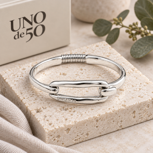 UNOde50 Silver Bangle Bracelet with Buckle – PUL1721