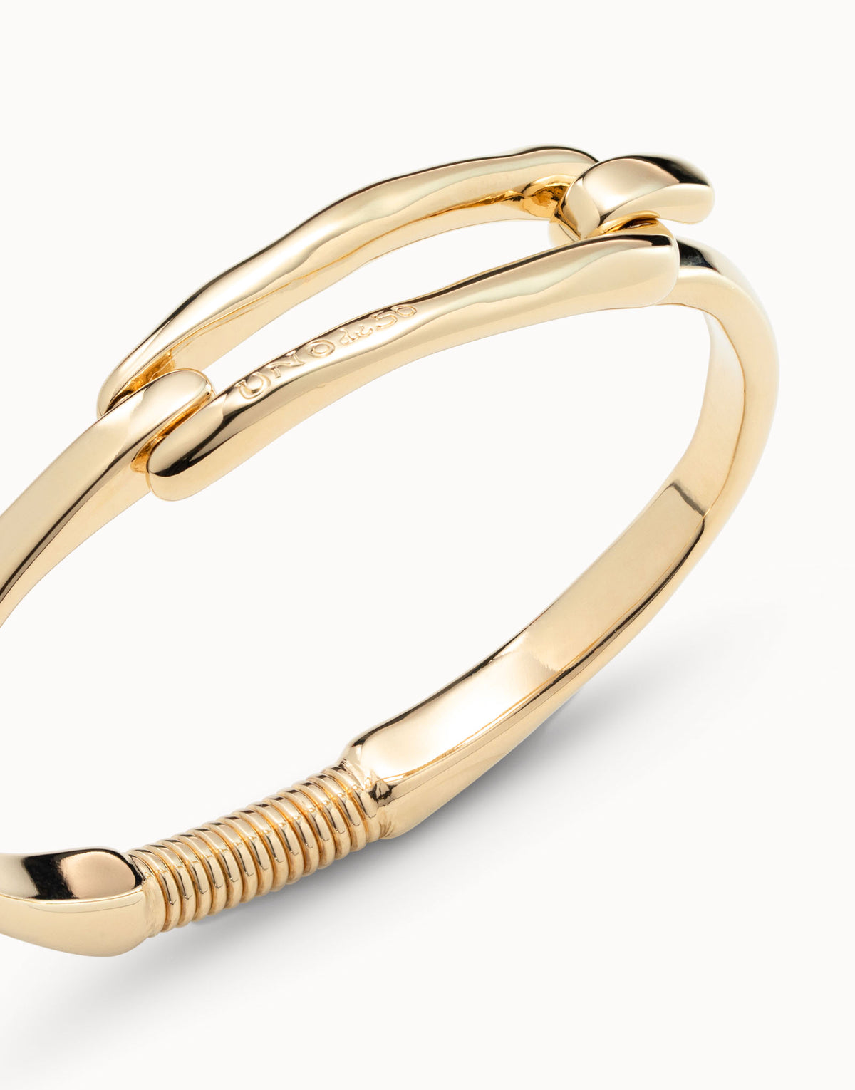 UNOde50 Gold Bangle Bracelet with Link Clasp | PUL1721