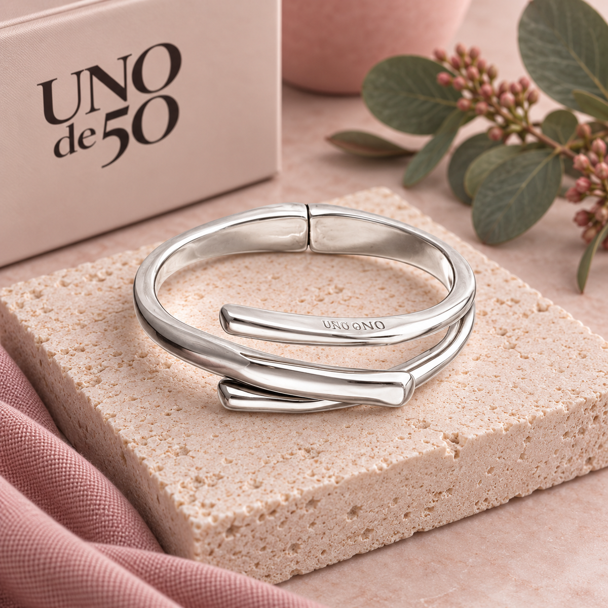 UNOde50 Three Intertwined Shapes Bangle – PUL2631