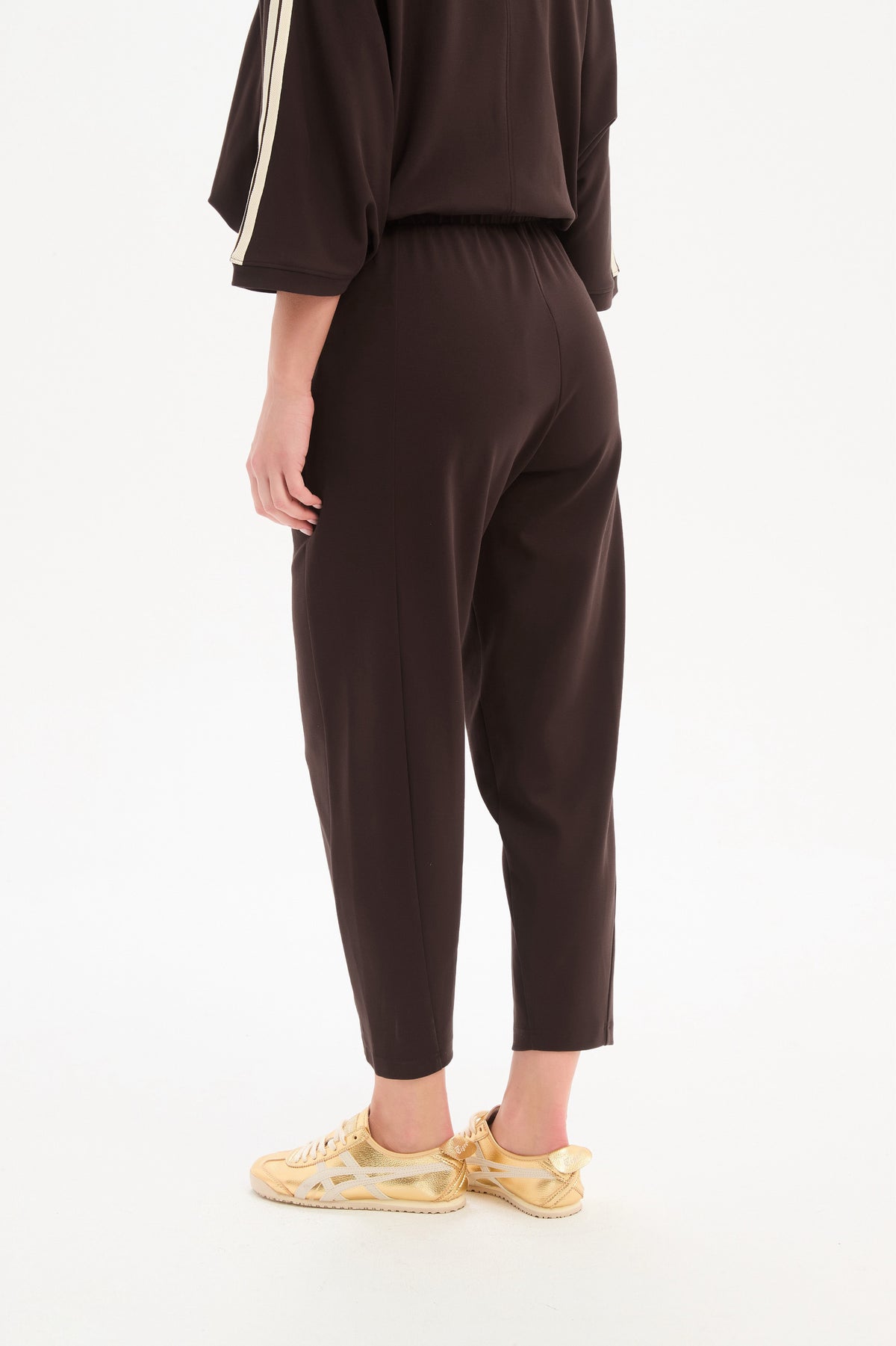 Tirelli Barrel Leg Trousers – Chocolate | 26P3805