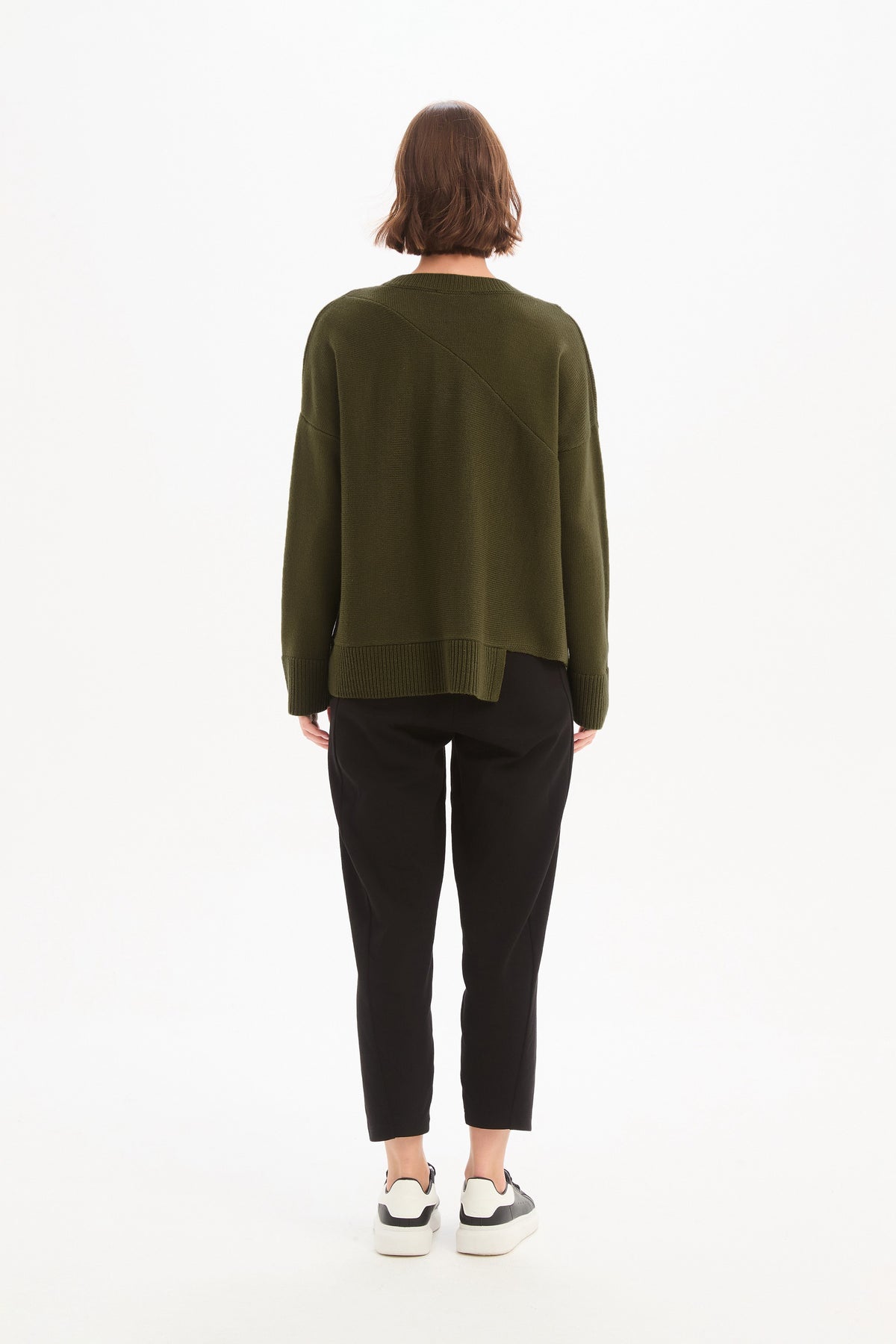 Tirelli Asymmetric Rib Detail Knit – Khaki | 26K3814