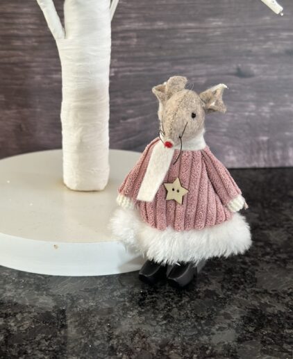pink and white knitted mouse from Ascalon